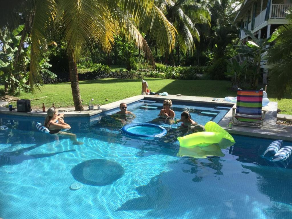 Sand Dollar Beach Bed & Breakfast Bocas del Toro Extérieur photo